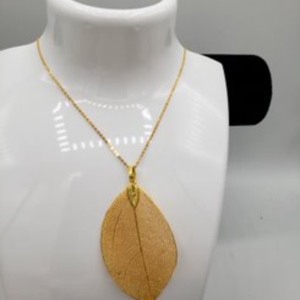 (Bonus Jewelry included ‼️ Gold Tone Leaf Necklace 925 92.5 Sterling Silver
